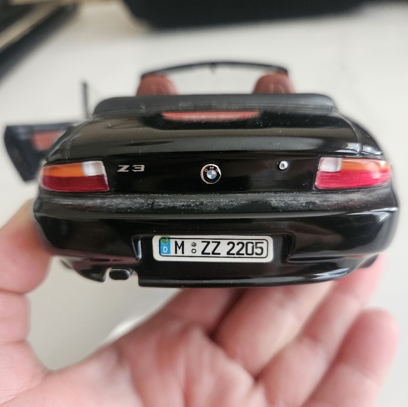 BMW Black Z3 Roadster - Picture 5 of 12